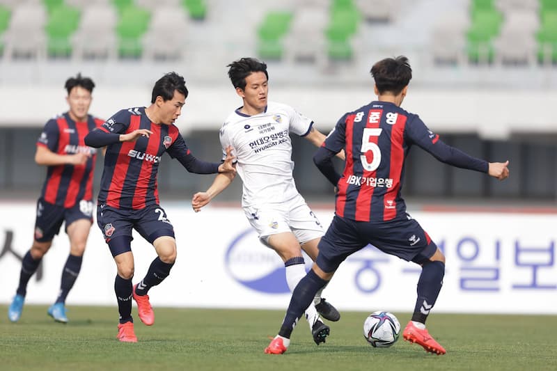 Soi kèo Suwon FC vs Ulsan 14h30 ngày 6/6/2023, K-League 1 Hàn Quốc